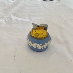 2 Wedgewood lighters